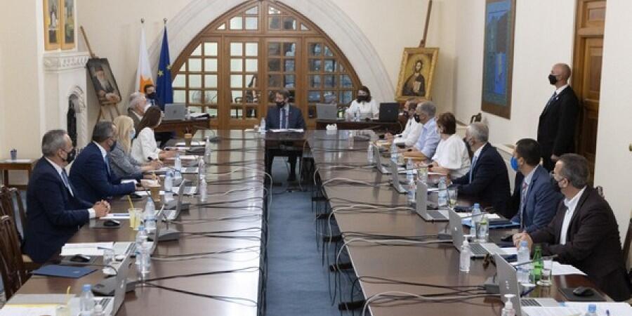 Κορωνοϊός: Παράταση μέτρων και ενισχυτική δόση στους άνω των 50 thumb