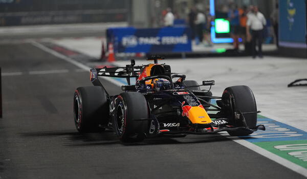 F1: Ο Φερστάπεν πήρε και την pole position image