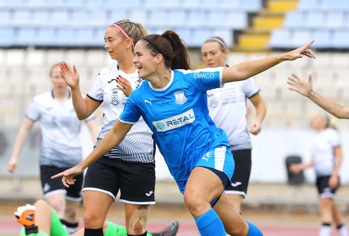 UEFA Women's Champions League: Επιβλητική πρόκριση για τις Apollon Ladies thumb