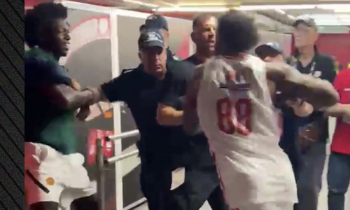Αποκαλυπτικό video: Η στιγμή που επιτίθεται ο Τζόουνς στον Ναν! thumb