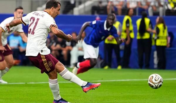 ΒΙΝΤΕΟ: Λάθος ο Ντιν, πέναλτι η Ισπανία και 1-0 με τον Ογιαρθάμπαλ! image