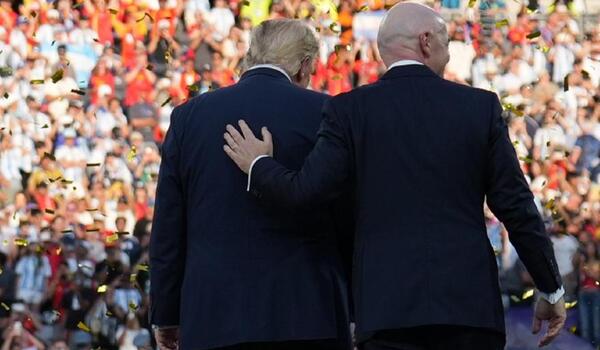 BBC: Τρίζει η καρέκλα του Ινφαντίνο στη FIFA image
