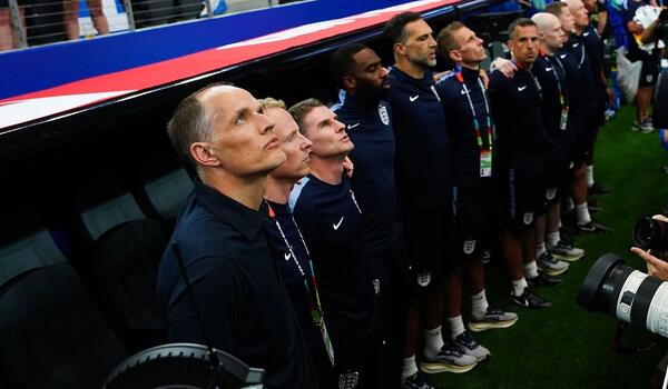 Έξαλλος ο Τούχελ: «Εκλιπαρώ τη FIFA να αλλάξει τη θέση των φωτογράφων» image