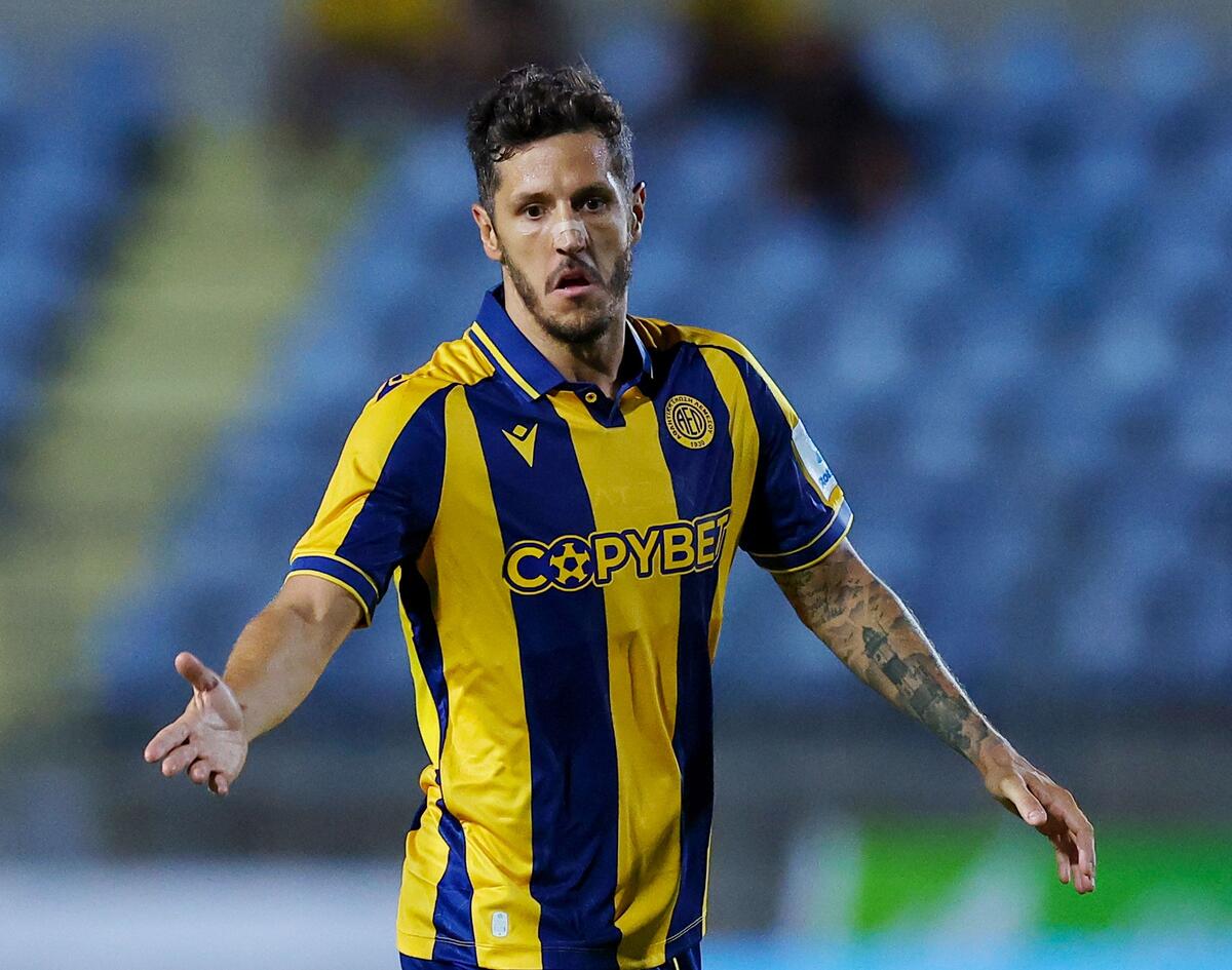 Ο Γιόβετιτς ψάχνει το πρώτο τέρμα και ο Σινγκ συνεχίζει να ανεβαίνει στους «λέοντες» thumb