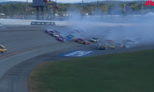 Χάος στο NASCAR: Σύγκρουση 28 αμαξιών στο μεγαλύτερο ατύχημα της ιστορίας (Βίντεο) thumb