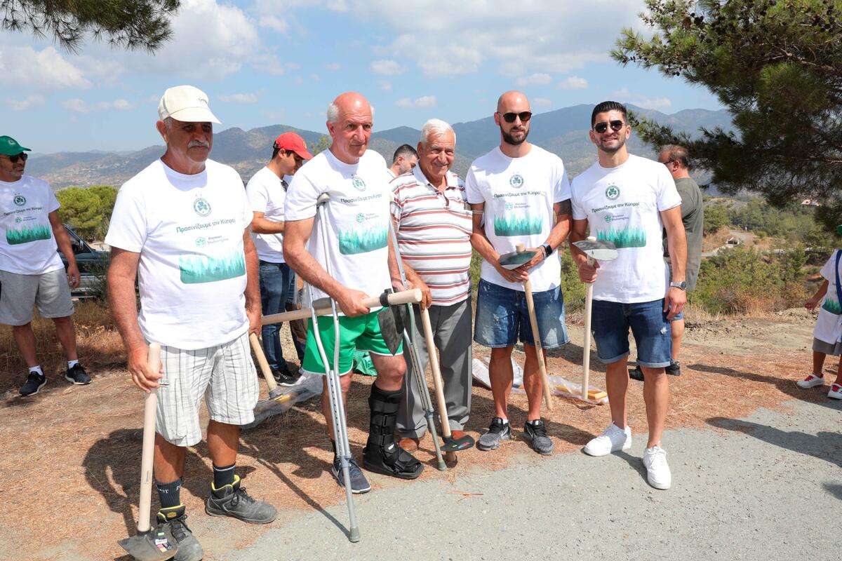 Ομόνοια: Δενδροφύτευση 336 δέντρων στην Κοινότητα Λουβαρά thumb