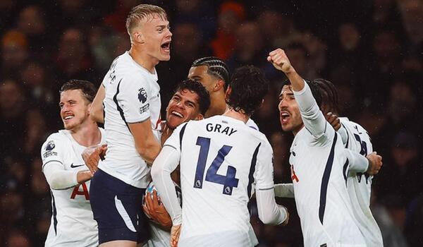 PREMIER LEAGUE: Επικό πέρασμα της Τότεναμ από το «Στάμφορντ Μπριτζ» image
