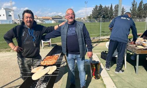 Άναψαν φουκούες μετά την προπόνηση (pics) thumb