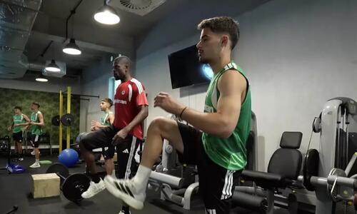 Ομόνοια: Λιώνουν στο γυμναστήριο (Βίντεο) thumb