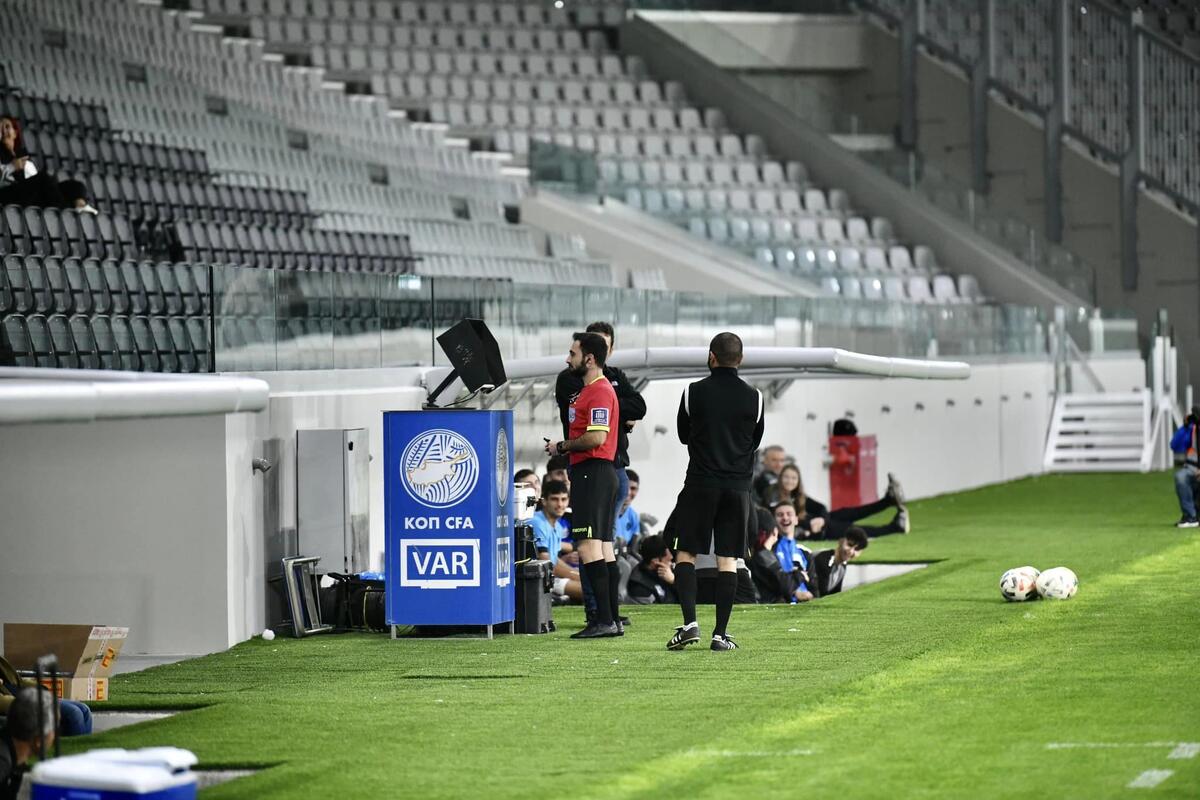 Έγινε το πρώτο On Field Review! Ενδιαφέρον φωτογραφίες... thumb