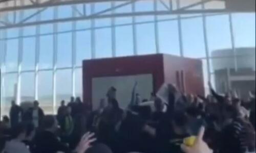 Πανικό στο αεροδρόμιο οι Φρουροί! (Βίντεο)  thumb