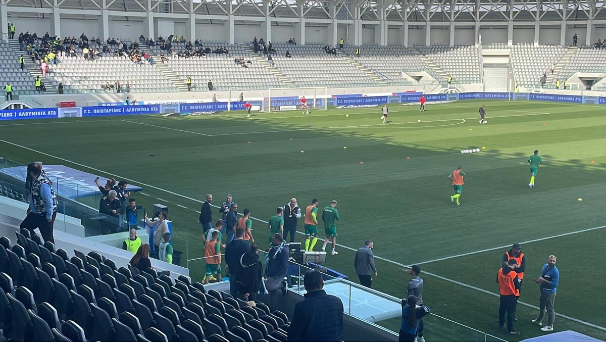 Η κίνηση του Καραπατάκη στη φυσούνα του γηπέδου (Βίντεο) thumb