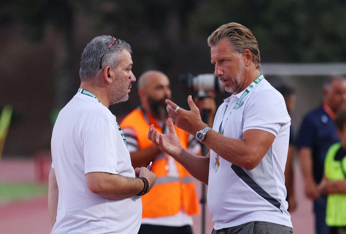 Μαύρα σύννεφα και στο βάθος... «αιώνιο» thumb
