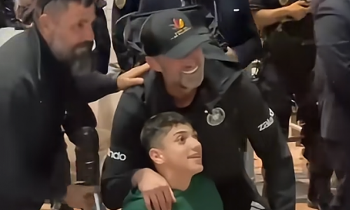 Υπέροχος Κλοπ: Φωτογραφήθηκε με τον Γιάννη Παπαστεφανάκη (vid) thumb