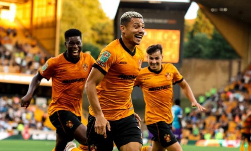 Carabao Cup: Πρόκριση με περίπατο για τη Γουλβς, η Μίντλεσμπρο πέταξε εκτός τη Ρέξαμ thumb
