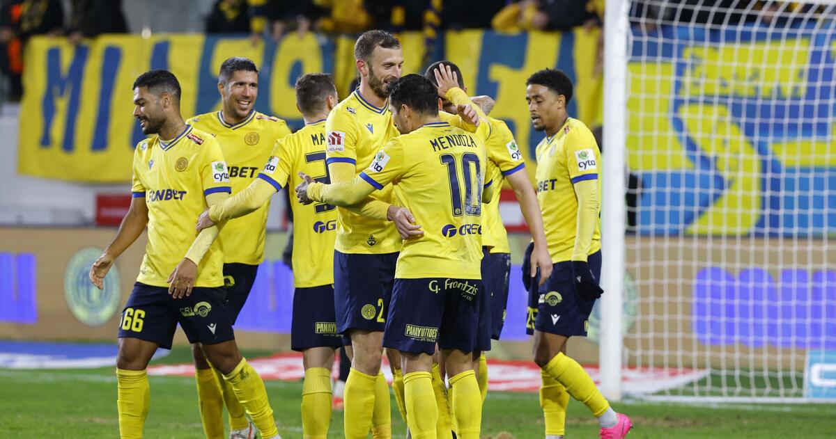 ΑΕΛ-Νέα Σαλαμίνα 3-1: Με την αύρα του Γαρπόζη και τα γκολ του Μίντσεφ! thumb