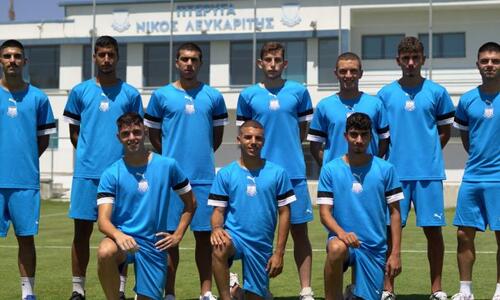 Απόλλωνας: Επαγγελματικά συμβόλαια σε 10 νεαρούς (pics) thumb