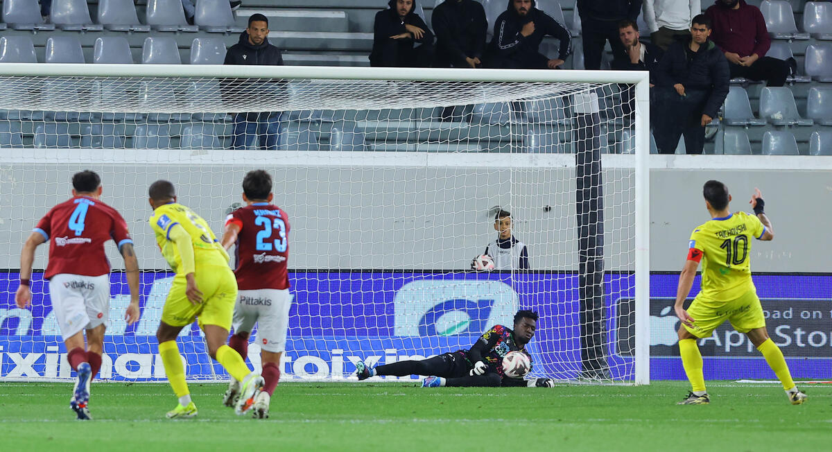 Φοβερός Αντεμπάγιο: Διπλό «όχι» σε Τρισκόφσκι! thumb