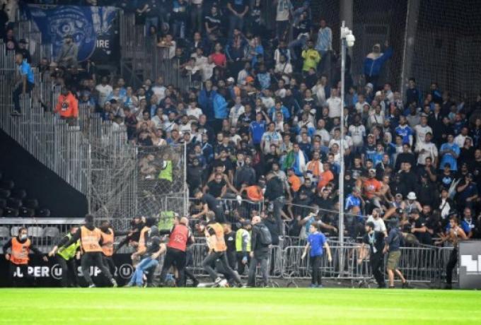 Κλείνει κερκίδα η Ανζέ μετά τα επεισόδια με Μαρσέιγ, δύο συλλήψεις thumb