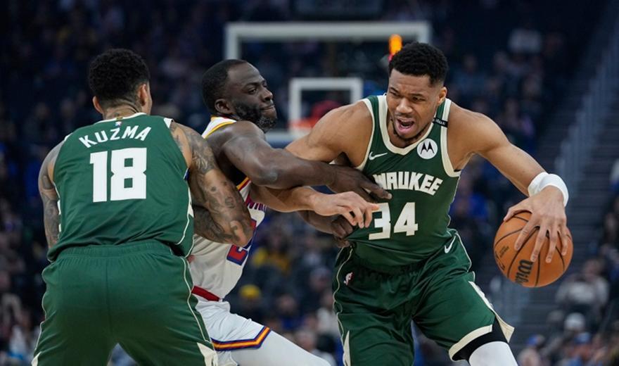 NBA: Έπαθαν «black out» οι Μπακς στην 4η περίοδο και έχασαν από τους Γουόριορς thumb