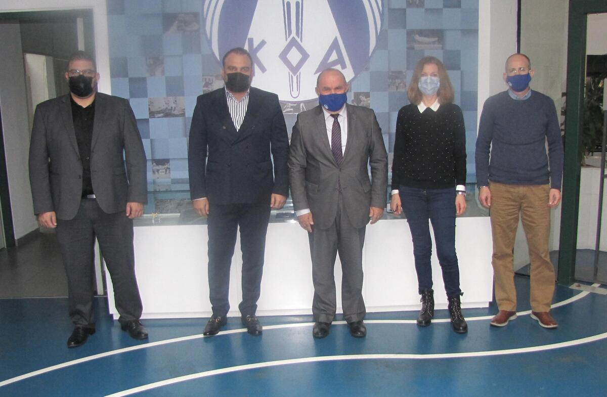 Ο Πρόεδρος ΚΟΑ συναντήθηκε με το σωματείο Απόλλων Λεμεσού thumb