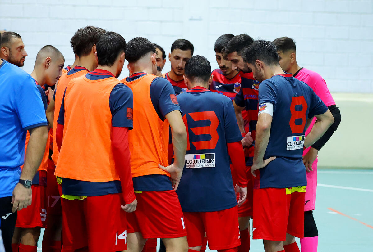 Futsal: Η Αραράτ στα ημιτελικά thumb