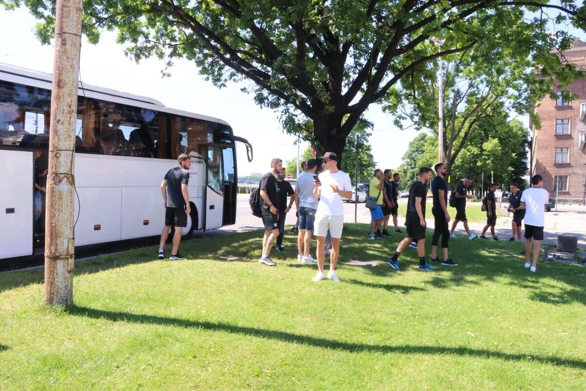 Προπόνηση και βόλτα στην Ρίγα μαζί με το τελευταίο απόκτημα (pics) thumb