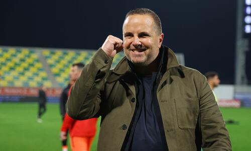 «Η ΑΕΚ πείθει ότι μπορεί να παλέψει με τον ΑΠΟΕΛ, ο Μπέν Σιμόν μου απέδειξε ξανά ότι...» (ΒΙΝΤΕΟ) thumb