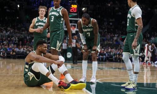 NBA: Οι Μπακς κέρδισαν τους Πίστονς παρά τον τραυματισμό του Γιάννη thumb