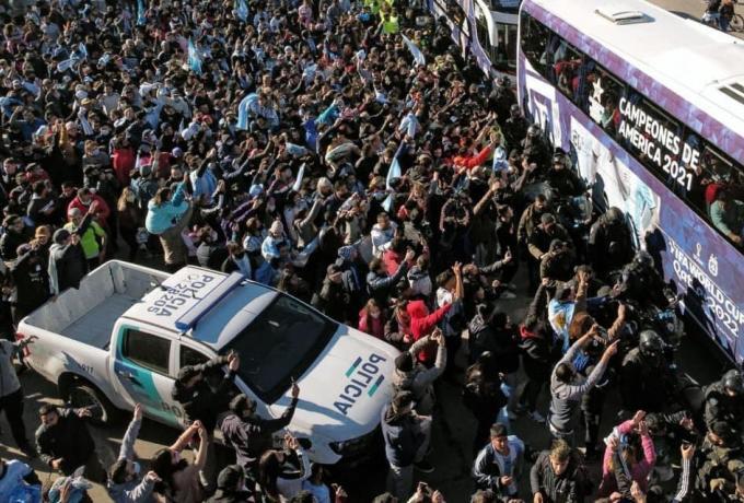 Αποθέωση για την Αργεντινή στην επιστροφή της (vid) thumb