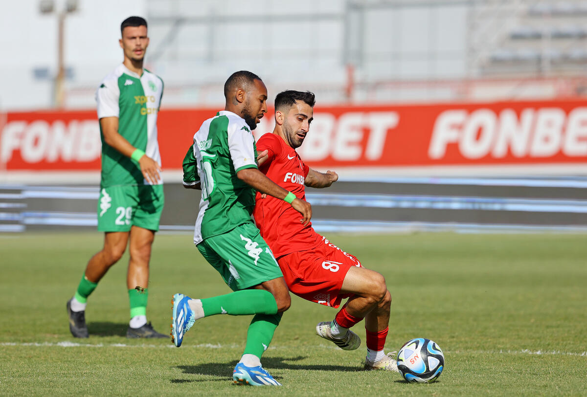 Νέα Σαλαμίνα - ΑΕΖ 1-1: Τελείωσαν με «Χ» σε ματς με επεισοδιακό φινάλε! thumb
