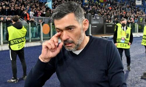 Αποθεώθηκε από τους οπαδούς της Λάτσιο και συγκινήθηκε thumb