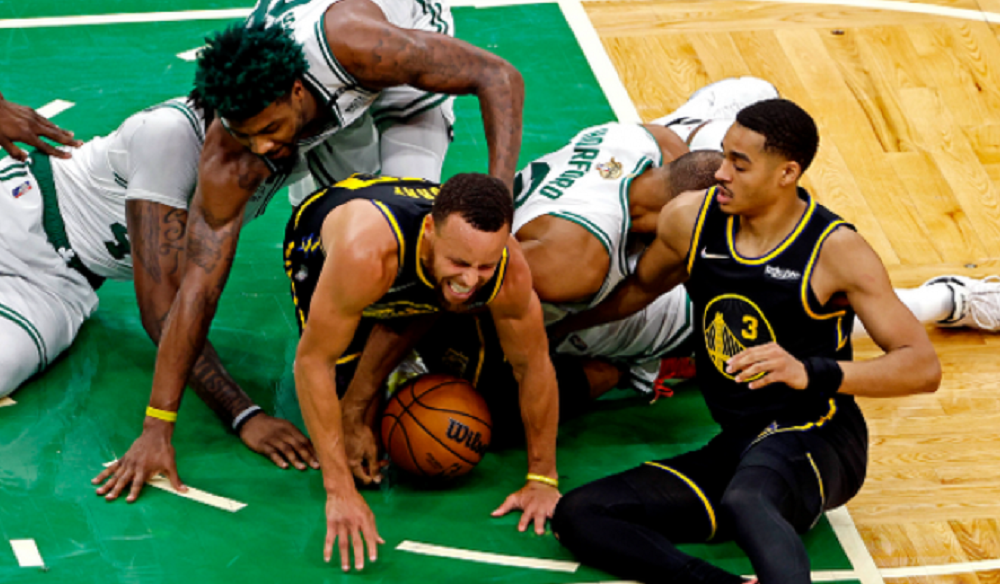Ο Κάρι το ξεκαθάρισε: «Δεν πρόκειται να λείψω από τον επόμενο τελικό» thumb