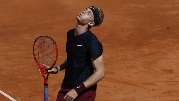 Σαποβάλοφ: Εκτός Roland Garros ο 