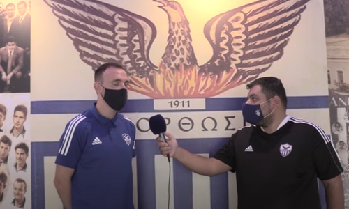 «Είχα άλλες δύο προτάσεις, με τον κόσμο δίπλα μας όλα είναι στα πόδια μας» thumb