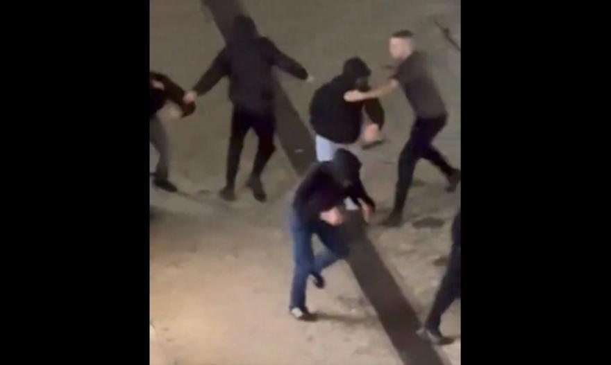Σκληρό ξύλο μεταξύ οπαδών της Ρέιντζερς και της Αταλάντα thumb