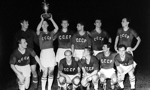 Euro retro: Το πρώτο τρόπαιο πήγε Μόσχα (video) thumb