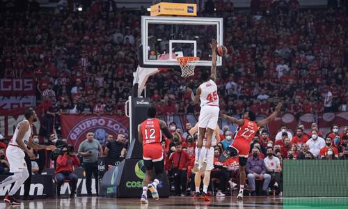 Εποποιία στο ΣΕΦ και πρόκριση στο Final Four για τον Ολυμπιακό! thumb
