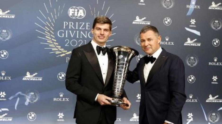 Formula 1: O Φερστάπεν παρέλαβε το τρόπαιο του πρωταθλητή thumb