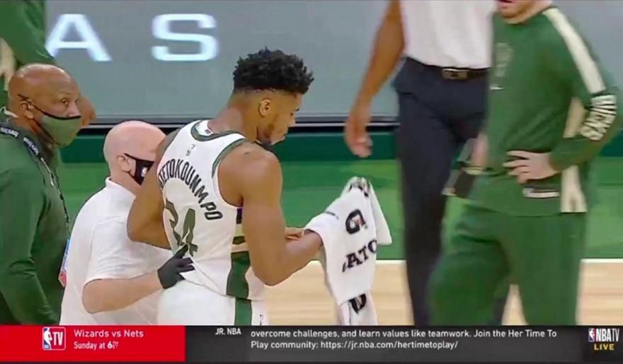 Μάτωσε από αγκωνιά ο Γιάννης (video) thumb