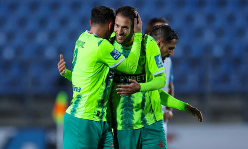 Πάφος FC - ΑΕΚ 1-2: Διπλό και... δεύτερη θέση, στο -5 από την κορυφή thumb