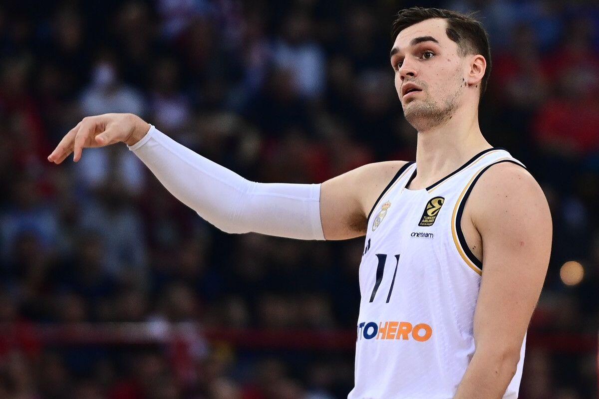 Χεζόνια: «Είναι ψέμα, δεν έχω συμφωνήσει...» thumb