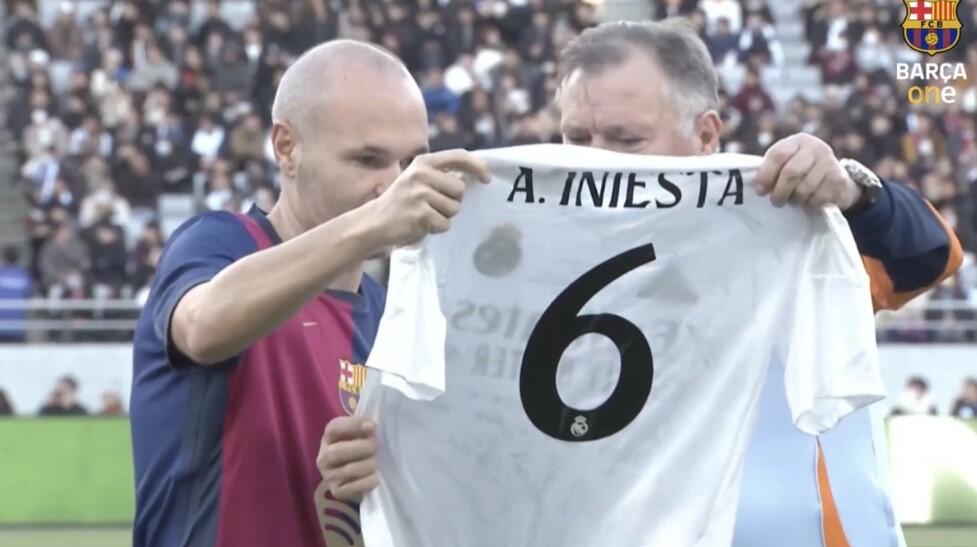 Η Ρεάλ τίμησε τον Ινιέστα! thumb