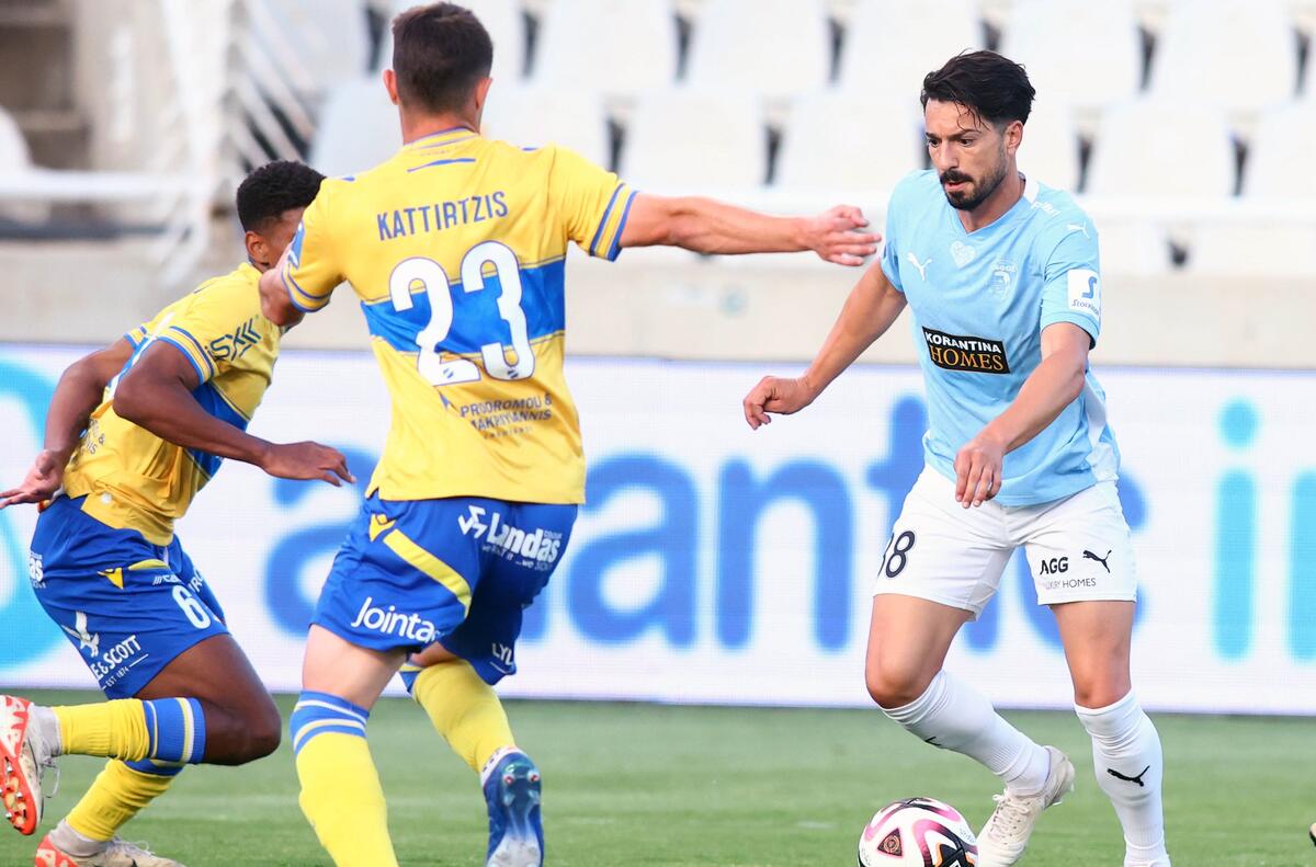 ΑΠΟΕΛ - Πάφος FC 1-1: Η μπίλια στην μέση thumb