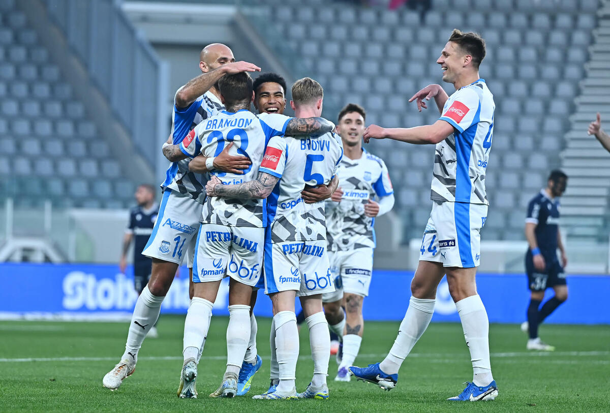 Απόλλων - ΑΠΟΕΛ 4-2: Κέρασε...τεσσάρα και έκανε βήμα πρόκρισης! thumb