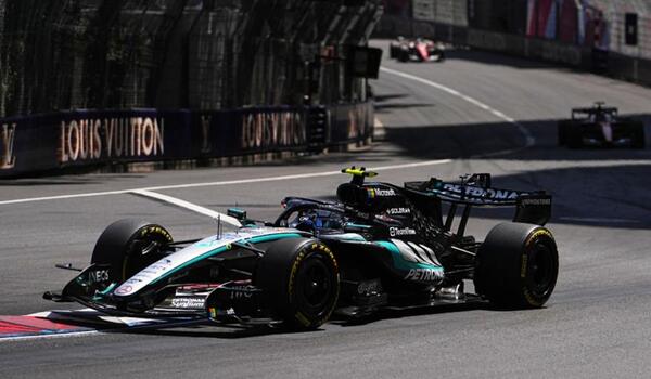 F1: Η Mercedes δεν σκέφτεται να ευνοήσει τον Αντονέλι στη μάχη του τίτλου image
