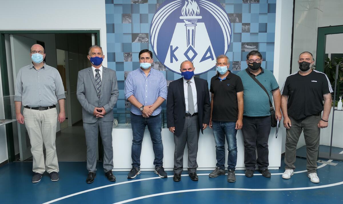 Ο Πρόεδρος ΚΟΑ συναντήθηκε με το Κ.Σ. Κοράκου thumb