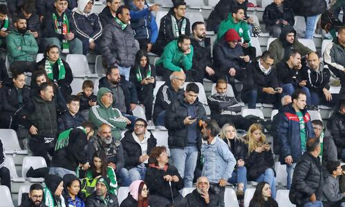 Φωτορεπορτάζ: Η πρώτη παρουσία από τους Ομονοιάτες!  thumb