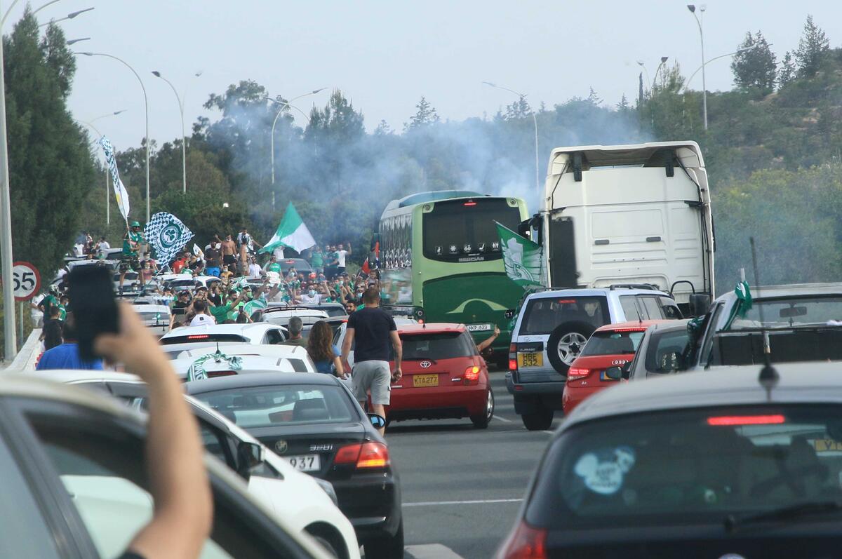 «Τρέλα» Ομονοιατών (pics) thumb