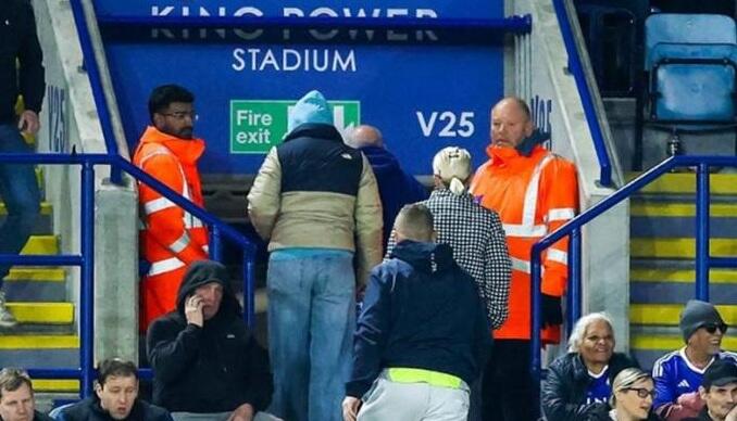 Οι οπαδοί της αποχώρησαν στο 35' σε ένδειξη διαμαρτυρίας! (pics) thumb